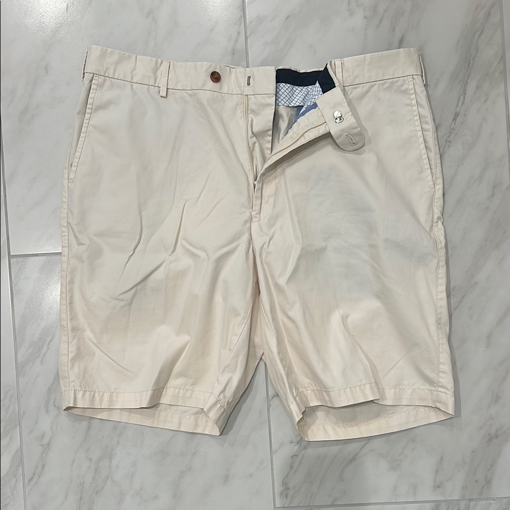 Men's Peter Millar khaki Shorts